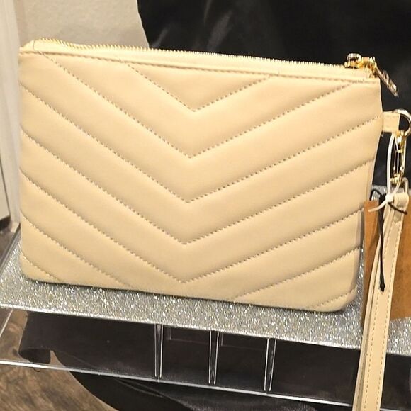 Steve Madden Chevron Quilted Wristlet- Oatmeal - Picture 5 of 7